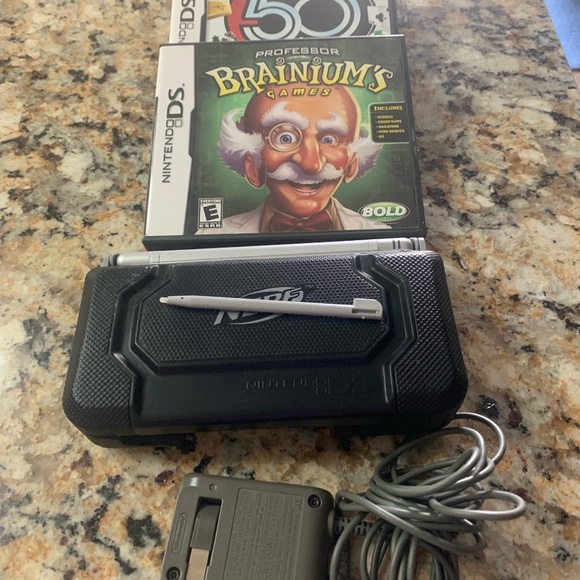 Nintendo Other - Nintendo DS